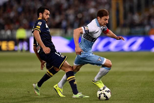 29.04.2015. Rome, Italy. Serie A Football. Lazio versus Parma. Raffaele Palladino (Par) challenges Stefan Radu (Laz) xGiuseppexMaffiax  ActionPlus11616606