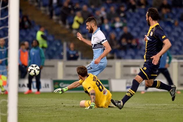 29.04.2015. Rome, Italy. Serie A Football. Lazio versus Parma. Antonio Mirante (Par) saves from Antonio Candreva (Laz) xGiuseppexMaffiax  ActionPlus11616607