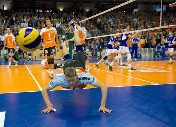 Volleyball Herren Berlin 30.04.2015 Max Schmeling Halle Bundesliga Finale 4. Spiel Berlin Recycling Volleys geg VfB Friedrichshafen 2 : 3 Christian DUENNES (DÜNNES) 16 scc