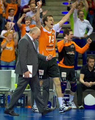 Volleyball Herren Berlin 30.04.2015 Max Schmeling Halle Bundesliga Finale 4. Spiel Berlin Recycling Volleys geg VfB Friedrichshafen 2 : 3 vlnr Mark LEBEDEW Trainer scc Tomas KMET 14 scc