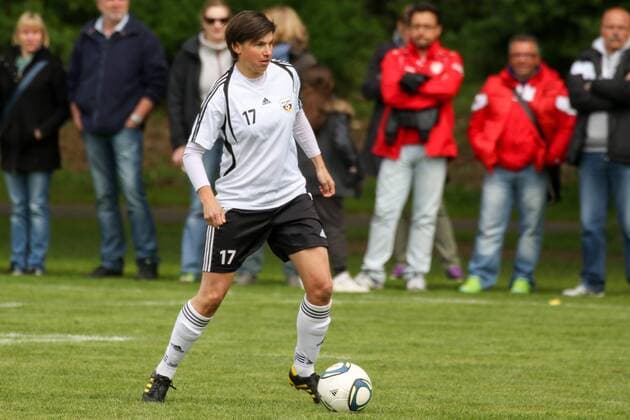 Ariane Hingst (Retro Germany), Freisteller, Einzelbild, Aktion, Action, Fussball, DFB-Pokal der Frauen, 1. FFC Turbine Potsdam - VfL Wolfsburg, xozx