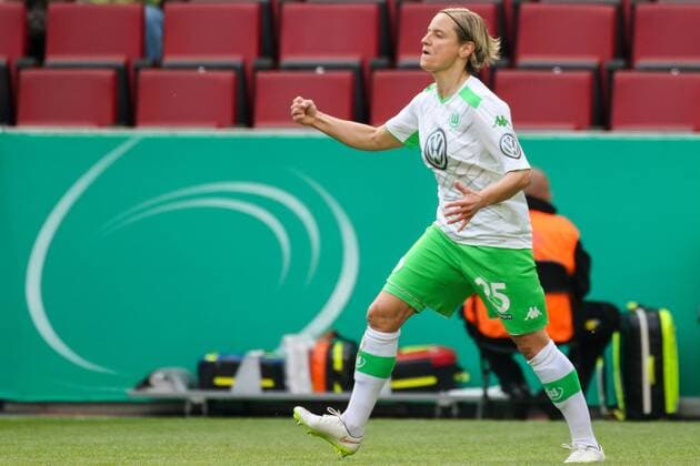 Martina Müller ( Martina Mueller , VfL Wolfsburg) jubelt über ihr Tor zum 0:1, Jubel, Torjubel, Torerfolg, celebrate the goal, goal, celebration, Jubel ueber das Tor, optimistisch, Action, Aktion, Fussball, DFB-Pokal der Frauen, 1. FFC Turbine Potsdam - VfL Wolfsburg, xozx