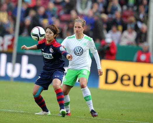 Koeln, Fussball , DFB Pokal Finale der Frauen , Saison 2014 2015, Turbine Potsdam vs VfL Wolfsburg, 01.05.2015, Rheinenergie Stadion Köln, Asano Nagasato, Potsdam, Peter Babett, VfL Wolfsburg