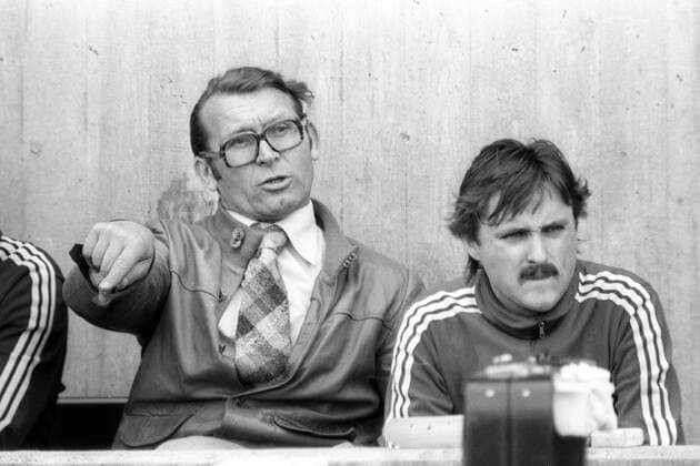 Trainer Karl Bögelein und Physiotherapeut Claus Kuhn (beide VfB Stuttgart)