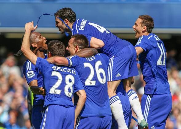 Football - 2014 2015 - Premier League, - Chelsea Vs Crystal Palace, Chelsea players celebrate winning the title at Stamford Bridge COLORSPORT DANIEL BEARHAM  CHE_CRY