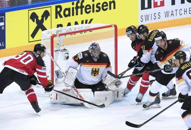 AUS DEN BIRKEN Dany Torwart Team Deutschland Eishockey Weltmeisterschaften 2015 in Prag Spiel Kanada-Deutschland am 03. Mai 2015 in der O2 Arena in Prag 