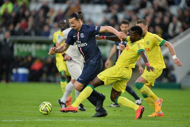 Aktuell Fußball, Frankreich, Ligue 1, FC Nantes - Paris St. Germain Zlatan Ibrahimovic (psg) - Papy Djilobodji (nan) FOOTBALL : Nantes vs Paris SG - Ligue 1 - 03 05 2015 AnthonyBIBARD FEP Panoramic 