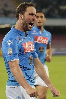 Esultanza dopo il gol di Gonzalo Higuain Napoli, goal celebration Napoli 03-05-2015 Stadio San Paolo Football Calcio Serie A Napoli - Milan Foto Cesare Purini Insidefoto cesarexpurini