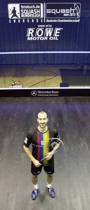 Simon Rösner, Squash-Profi in Diensten des Bundesligisten Paderborner SC, deutscher Meister, Weltranglisten-Siebter, hier im Glas-Court beim Würzburger Stadtteil-Verein TSC Heuchelhof; Rösner bestreitet dort am 8. und 9. Mai 2015 die Bundesliga.-Endrunde und will hier vom 22. bis 25. Mai 2015 in seiner Heimatstadt Würzburg auch seinen Einzeltitel verteidigen; 06.05.2015, Würzburg (Bayern)