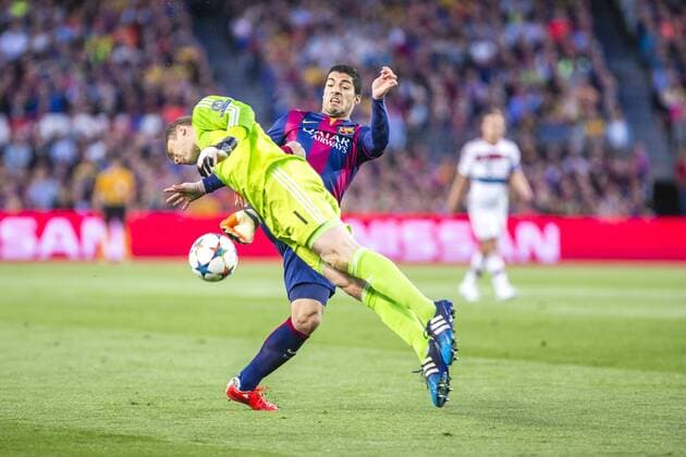 BARCELONA, SPAIN - March 6: Luis Suarez and Manuel Neuer during the match of UEFA Champions League Semi final first leg between FC Barcelona Barca and Bayern Munchen at the Camp Nou stadium on March 6, 2015 in Barcelona, Spain. (Photo by Mikel Trigueros Urbanandsport Cordon Press) 