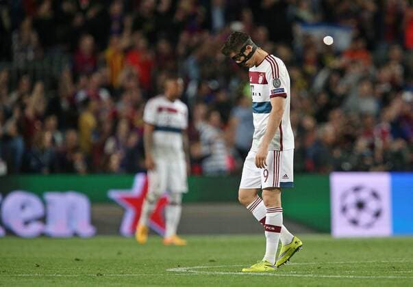 Mittwoch 06.05.2015, CL, UEFA Champions League, Saison 2014 2015, Halbfinale Hinspiel in Barcelona, FC Barcelona Barca - FC Bayern Muenchen, enttaeuscht Robert Lewandowski (Bayern Muenchen) DeFodi035