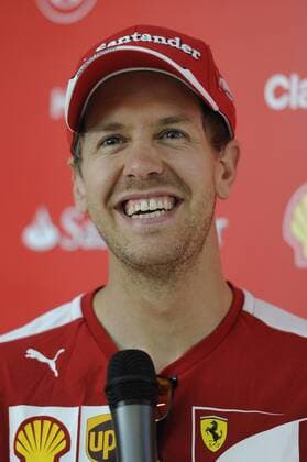 Aktuell Motorsport, Formel 1, GP Barcelona, Pressetermin Ferrari mit Sebastian Vettel und Kimi Räikkönen Sebastian VETTEL,GER (Scuderia Ferrari),Aktion,Einzelbild,angeschnittenes Einzelmotiv,Portraet,Portrait,Porträt,lacht,lachen,lachend,optimistisch,gutgelaunt. Pressekonferenz. Formel 1:GP von Spanien,Circuit de Catalunya,Saison2015,am 07.05.2015.