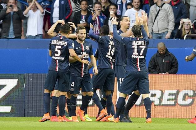 Aktuell Fußball, Frankreich, Ligue 1, Paris St Germain - EA Guingamp joie des joueurs Parisiens apres le but de Edinson Cavani (PSG) FOOTBALL : PSG vs Guingamp - Ligue 1 - 08 05 2015 JBAutissier Panoramic 