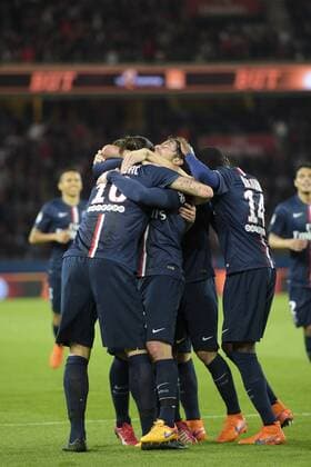 joie de Maxwell (PSG) apres son but joie des joueurs Parisiens FOOTBALL : PSG vs Guingamp - Ligue 1 - 08 05 2015 JBAutissier Panoramic 