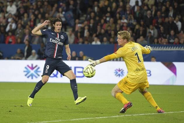 3e but de Edinson Cavani (PSG) FOOTBALL : PSG vs Guingamp - Ligue 1 - 08 05 2015 JBAutissier Panoramic 