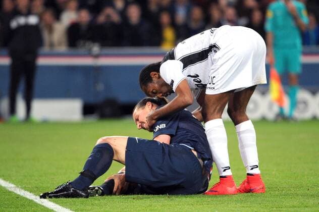 ZLATAN IBRAHIMOVIC (psg) - JEREMY SORBON (gui) FOOTBALL : Paris SG vs Guingamp - Ligue 1 - 08 05 2015 FEP Panoramic 