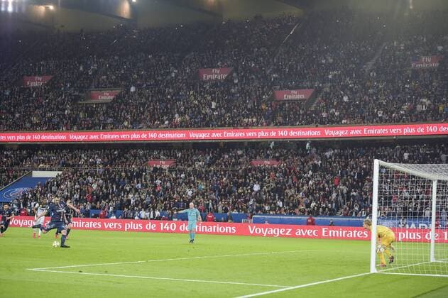but sur penalty de Zlatan Ibrahimovic (PSG) FOOTBALL : PSG vs Guingamp - Ligue 1 - 08 05 2015 JBAutissier Panoramic 