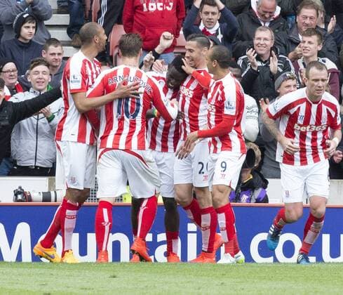09.05.2015. Stoke, England. Barclays Premier League. Stoke versus Tottenham Hotspur. Goal celebration after Stoke City striker Mame Diouf scores (3-0). xRolandxHarrisonx  ActionPlus11619322