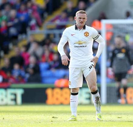 Manchester United ManU s Wayne Rooney injures his knee Barclays Premier League - Crystal Palace vs Manchester United- Selhurst Park - England - 9th May 2015 - Picture David Klein Sportimage EDITORIAL USE ONLY. No use with unauthorised audio, video, data, fixture lists, club league logos or live services. Online in-match use limited to 120 images, no video emulation. No use in betting, games or single club league player publications.