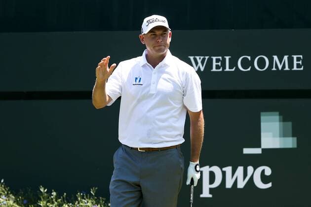 Aktuell Golf - The Players Championship in Ponte Vedra Beach May 9, 2015 - Ponte Vedra Beach, Florida, United States - Bill Haas waves to the crowd before teeing off the 1st hole during the third round of THE PLAYERS Championship. THE PLAYERS Championship - Round 3 - ZUMAw109