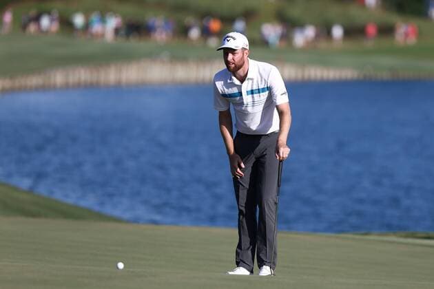 Aktuell Golf - The Players Championship in Ponte Vedra Beach May 9, 2015 - Ponte Vedra Beach, Florida, United States - Chris Kirk lines up a putt on the 18th green during the third round of THE PLAYERS Championship. THE PLAYERS Championship - Round 3 - ZUMAw109