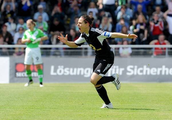 10.05.2015, xfux, Fussball 1.Bundesliga Damen, 1.FFC Frankfurt - VfL Wolfsburg, v.l. Melanie Behringer (1.FFC Frankfurt) Torjubel, Goal celebration, celebrate the goal zum 1:0