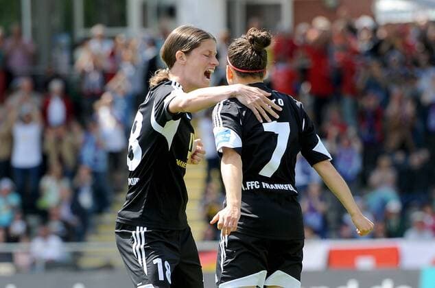 10.05.2015, xfux, Fussball 1.Bundesliga Damen, 1.FFC Frankfurt - VfL Wolfsburg, v.l. Kerstin Garefrekes (1.FFC Frankfurt), Veronica Boquete (1.FFC Frankfurt) Torjubel, Goal celebration, celebrate the goal zum 1:0