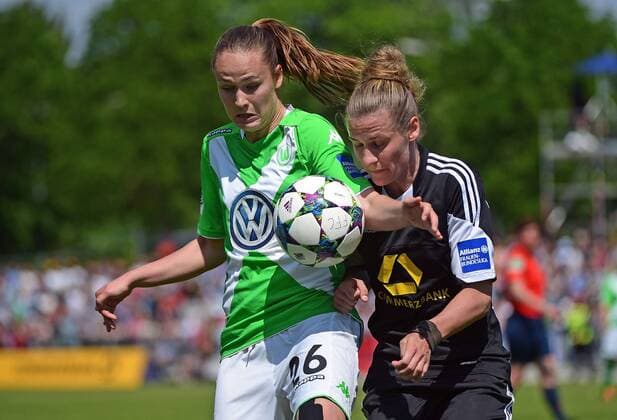 10.05.2015, xjhx, Fussball 1.Bundesliga Damen, 1.FFC Frankfurt - VfL Wolfsburg, v.l. Conny Pohlers (VfL Wolfsburg), Simone Laudehr (1.FFC Frankfurt)