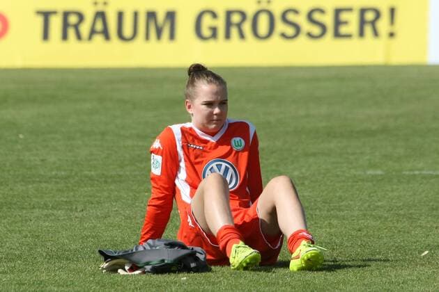 Allianz Frauen-Bundesliga, 22. Spieltag: 1. FFC Frankfurt - VfL Wolfsburg am Sonntag (10.05.2015) im Stadion am Brentanobad in Frankfurt am Main. Wolfsburg nach Spielschluss..