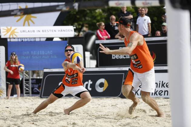 Beachvolleyball: smart beach tour Muenster 2015, FInale Maenner, zweitplatzierte Sebastian Fuchs und Thomas Kaczmarek (Berlin Recycling Volleys) xHOCHxZWEIx xThomasxVictorx