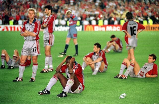 CL Finale 1999. FC Bayern München - Manchester United ManU 1:2. Enttaeuschte, traurige Bayern nach dem Schlusspfiff. 26.05.1999 . Vorne Sammy Kuffour und Thorsten Fink HM