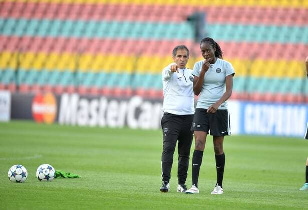 Farid Benstiti (psg) - Marie Antoinette Katoto (psg) - Entrainement au Friedrich Ludwig Jahn Sportpark FOOTBALL : Entrainement et conference de presse - PSG Feminines - Finale Ligue des champions - 13 05 2015 AnthonyBIBARD FEP Panoramic 