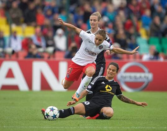 Fussball Berlin 14.05.2015 Saison 2014 2015 Champions League Finale der Frauen 1. FFC Frankfurt - Paris Saint-Germain Dzsenifer Marozsan (1.FFC Frankfurt, No.10) Jessica Houara d Hommeaux (Paris, No.11)