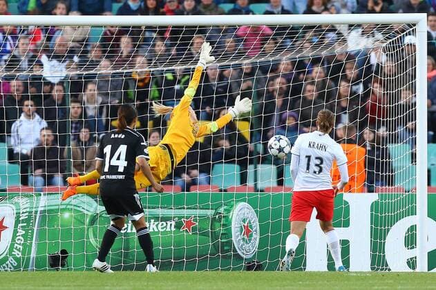 Mandy Islacker ( 17, 1. FFC Frankfurt) erzielt das 2:1 für den 1.FFC Frankfurt, 1. FFC Frankfurt vs. Paris Saint-Germain, Fußball, Finale Champions League Women, 14.05.2015, EP_MHT