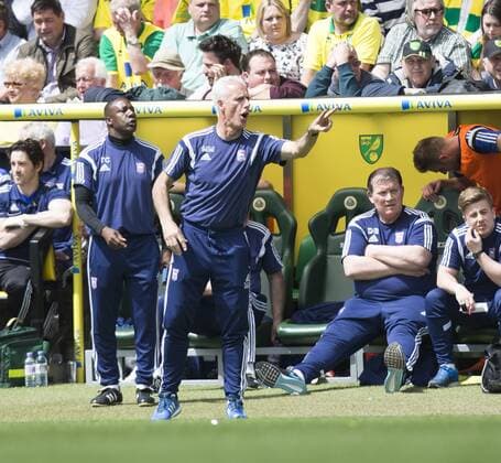 16.05.2015. Ipswich, England. Skybet Championship Play Off 2nd Leg. Norwich versus Ipswich. Mick McCarthy, the Ipswich Town manager gets his point across on the touchline. xNigelxCookex  ActionPlus11621338