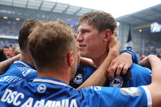 Fabian Klos (DSC Arminia Bielefeld 9) Arminia Bielefeld vs SSV Jahn Regensburg, Fussball, 3. Liga, 16.05.2015, Copyright: Schülerx xEibner-Pressefoto EP_jse