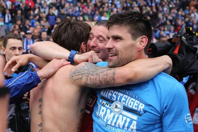 Pascal Testroet (DSC Arminia Bielefeld 10), Co-Trainer Efthimios Kompodietas und Florian Dick (DSC Arminia Bielefeld 23) Arminia Bielefeld vs SSV Jahn Regensburg, Fussball, 3. Liga, 16.05.2015, Copyright: Schülerx xEibner-Pressefoto EP_jse