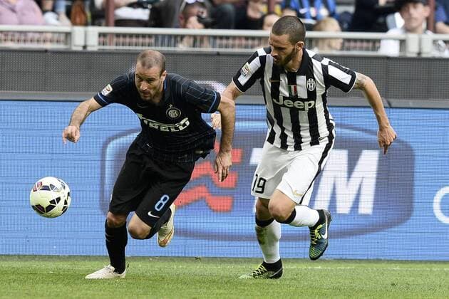 Aktuell Fußball, Italien, Serie A, Inter Mailand - Juventus Turin Serie A Inter Mailand - Juventus Turin Rodrigo Palacio-Leonardo Bonucci 