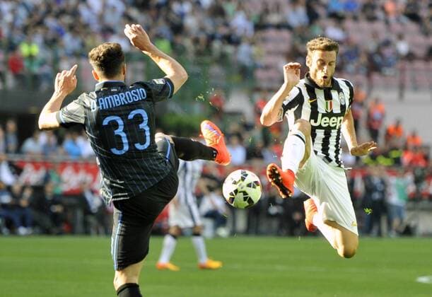 Serie A Inter Mailand - Juventus Turin un contrasto tra Danilo d ambrosio Claudio marchisio xHOCHxZWEIx xItalyxPhotoxPressx 
