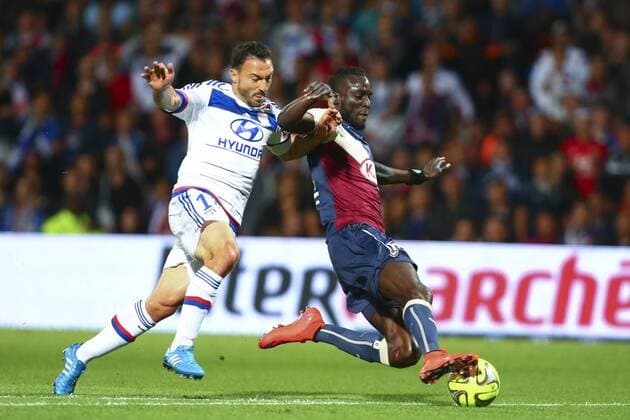 Aktuell Fußball, Frankreich, Ligue 1, Olympique Lyon - Girondins Bordeaux Steed Malbranque (Lyon) vs Ludovic SANE (Bordeaux) FOOTBALL : Lyon vs Bordeaux - Ligue 1 - 16 05 2015 - GwendolineLeGoff Panoramic 