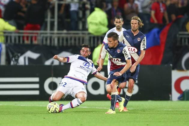 Aktuell Fußball, Frankreich, Ligue 1, Olympique Lyon - Girondins Bordeaux Jordan Ferri (Lyon) vs Robin MAULUN (Bordeaux) FOOTBALL : Lyon vs Bordeaux - Ligue 1 - 16 05 2015 - GwendolineLeGoff Panoramic 