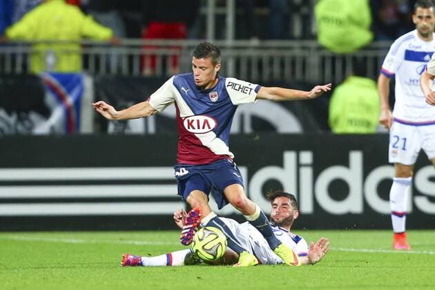 Aktuell Fußball, Frankreich, Ligue 1, Olympique Lyon - Girondins Bordeaux Jordan Ferri (Lyon) vs Robin MAULUN (Bordeaux) FOOTBALL : Lyon vs Bordeaux - Ligue 1 - 16 05 2015 - GwendolineLeGoff Panoramic 