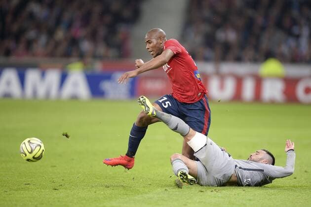 Aktuell Fußball, Frankreich, Ligue 1, OSC Lille - Olympique Marseille Djibril SIDIBE (lille) vs ALESSANDRINI Romain (OM) FOOTBALL : Lille vs OM - Ligue 1 - 16 05 2015 JBAutissier Panoramic 