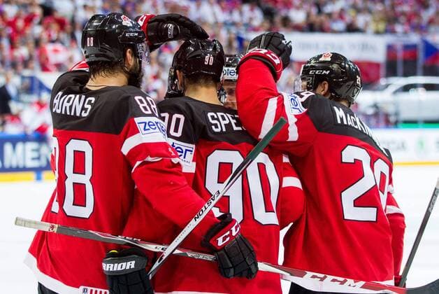 16.05.2015, O2 Arena, Prag, CZE, IIHF, WM, Kanada vs Tschechien, Halbfinale, im Bild Players of Canada celebrate after scoring second goal during the IIHF Icehockey World Championships Semifinal Match between Canada and Czech Republic at the O2 Arena in Prag, Czech Republic on 2015 05 16.  EP_pon  