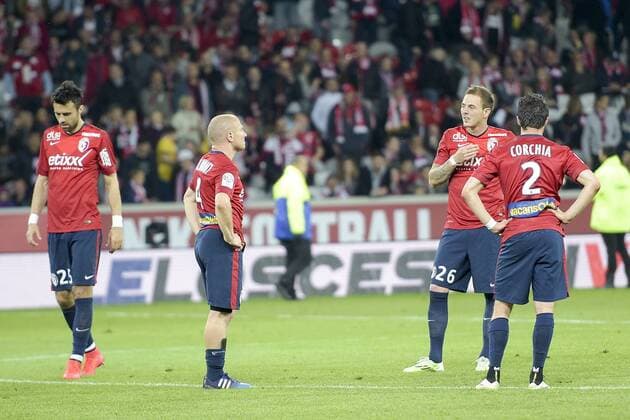 Aktuell Fußball, Frankreich, Ligue 1, OSC Lille - Olympique Marseille deception des joueurs Lillois en fin de match FOOTBALL : Lille vs OM - Ligue 1 - 16 05 2015 JBAutissier Panoramic 
