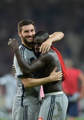 Aktuell Fußball, Frankreich, Ligue 1, OSC Lille - Olympique Marseille Andre Pierre Gignac (om) - Benjamin Mendy (om) FOOTBALL : Lille vs Marseille - Ligue 1 - 16 05 2015 AnthonyBIBARD FEP Panoramic 