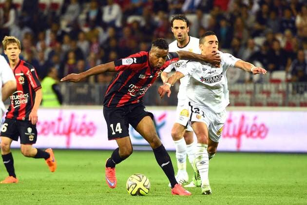 Aktuell Fußball, Frankreich, Ligue 1, OGC Nizza - RC Lens ALASSANE PLEA (nice) - Alharbi EL JADEYAOUI (rcl) FOOTBALL : Nice vs Lens - Ligue 1 - 16 05 2015 FEP Panoramic 