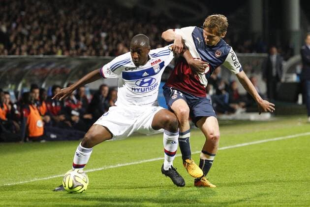 Aktuell Fußball, Frankreich, Ligue 1, Olympique Lyon - Girondins Bordeaux Gueida Fofana (Lyon) vs Clement CHANTOME (Bordeaux) FOOTBALL : Lyon vs Bordeaux - Ligue 1 - 16 05 2015 - GwendolineLeGoff Panoramic 