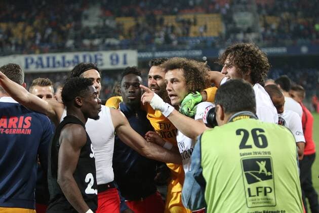 Salvatore Sirigu, David Luiz - Paris St. Germain (PSG) feiert den Gewinn der französischen Meisterschaft - 