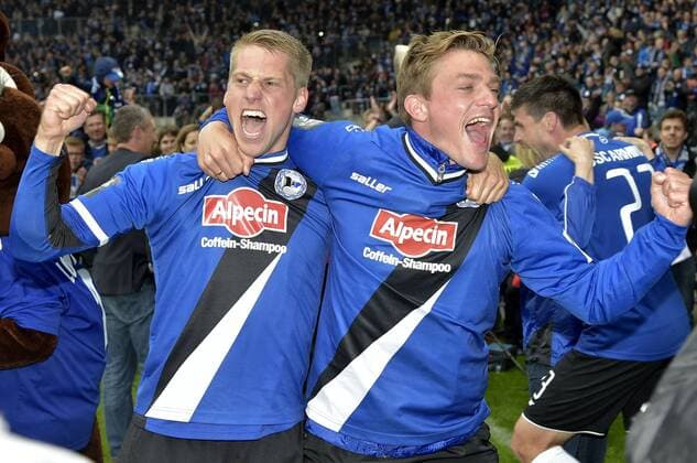 16-05-2015 pmk MX115560 Fussball Herren 3.Liga Saison 2014 2015 Arminia Bielefeld - SSV Jahn Regensburg 2:2 07 Marc LORENZ Bielefeld 06 Tom SCHUETZ Bielefeld